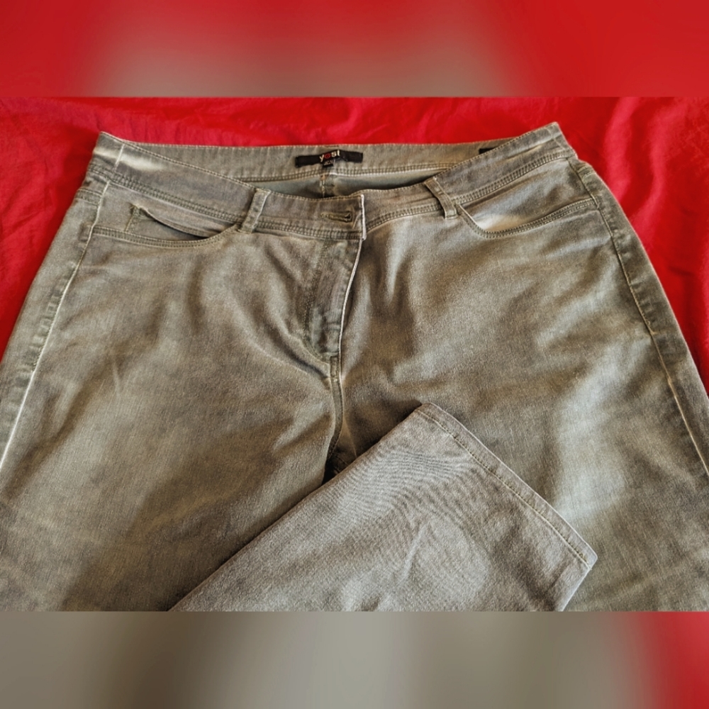 Yest Size 12 Slim stretch fit